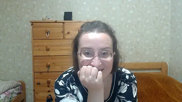 Snapshot of Smart_Rose chatting on 10.05.25 Smart Rose online show from 10.05.25