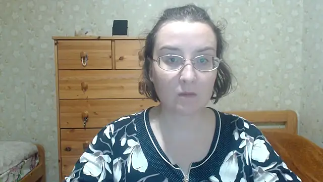 Snapshot of Smart_Rose chatting on 10.06.25 Smart Rose online show from 10.06.25