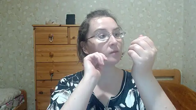 Snapshot of Smart_Rose chatting on 10.07.25 Smart Rose online show from 10.07.25