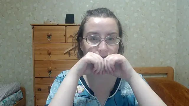 Snapshot of Smart_Rose chatting on 10.11.25 Smart Rose online show from 10.11.25