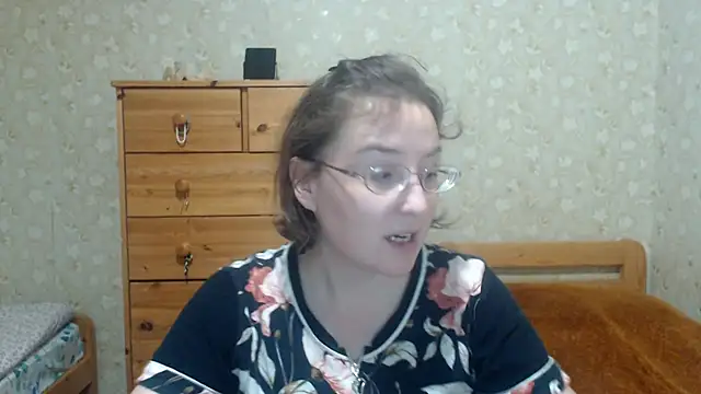 Snapshot of Smart_Rose chatting on 10.25.25 Smart Rose online show from 10.25.25