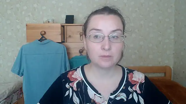 Snapshot of Smart_Rose chatting on 10.28.25 Smart Rose online show from 10.28.25