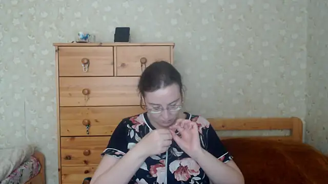 Snapshot of Smart_Rose chatting on 10.29.25 Smart Rose online show from 10.29.25