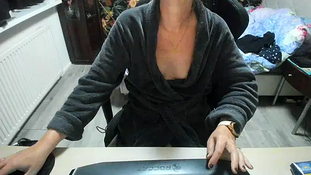 minoesje37 online show from 09.28.25