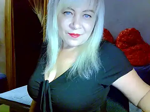 Snapshot of AgoniA7 chatting on 10.03.25 AgoniA7 online show from 10.03.25