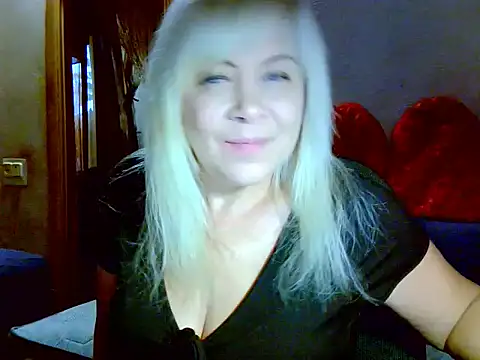 Snapshot of AgoniA7 chatting on 10.24.25 AgoniA7 online show from 10.24.25