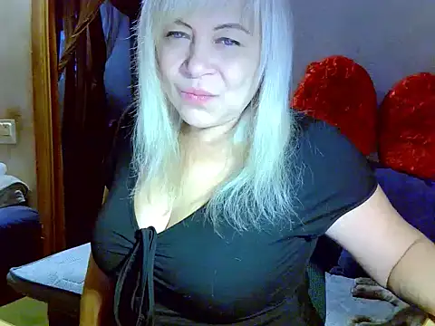 Snapshot of AgoniA7 chatting on 11.03.25 AgoniA7 online show from 11.03.25