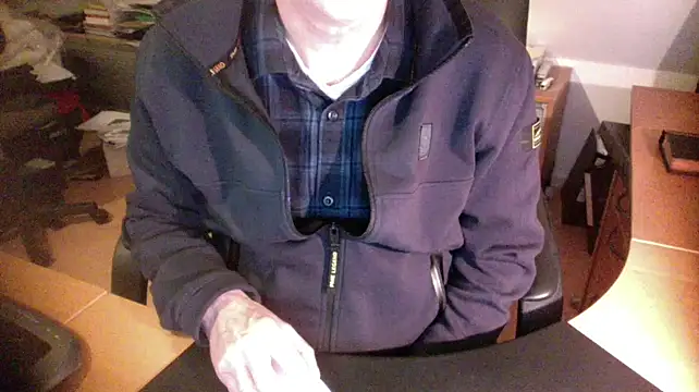 Snapshot of outlaw200 chatting on 12.16.24 outlaw200 online show from 12.16.24