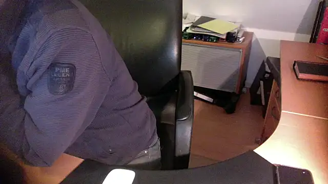 Snapshot of outlaw200 chatting on 12.17.24 outlaw200 online show from 12.17.24