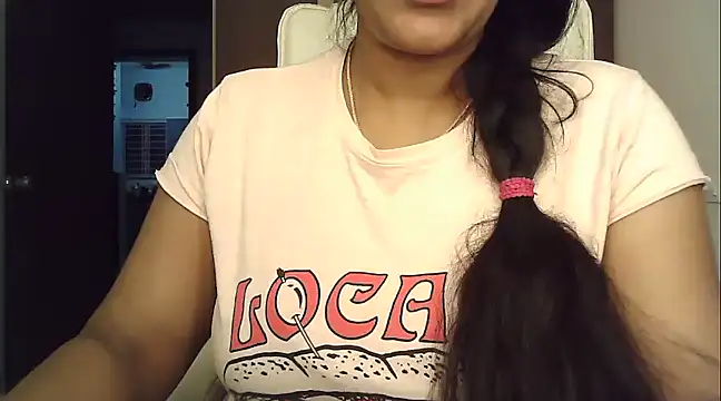 Snapshot of Spandana_Sweety chatting on 01.07.25 Spandana Sweety online show from 01.07.25