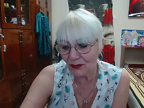 Snapshot of JenaCheim chatting on 12.24.24 JenaCheim online show from 12.24.24