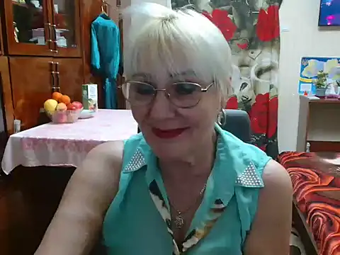 Snapshot of JenaCheim chatting on 01.06.25 JenaCheim online show from 01.06.25