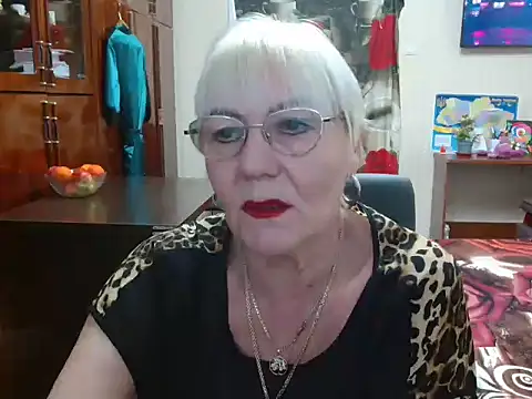 Snapshot of JenaCheim chatting on 01.10.25 JenaCheim online show from 01.10.25