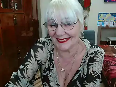 Snapshot of JenaCheim chatting on 02.17.25 JenaCheim online show from 02.17.25