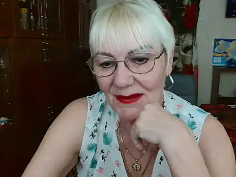 Snapshot of JenaCheim chatting on 03.11.25 JenaCheim online show from 03.11.25