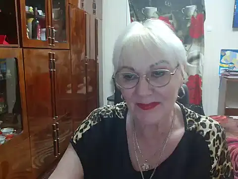 Snapshot of JenaCheim chatting on 03.12.25 JenaCheim online show from 03.12.25