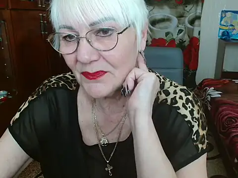 Snapshot of JenaCheim chatting on 03.18.25 JenaCheim online show from 03.18.25
