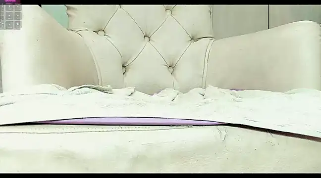 khloeHermaprodit3 online show from 01.05.25