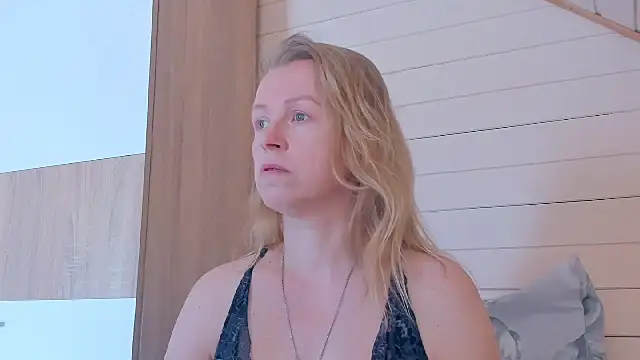 I AM MILF online show from 06.08.26