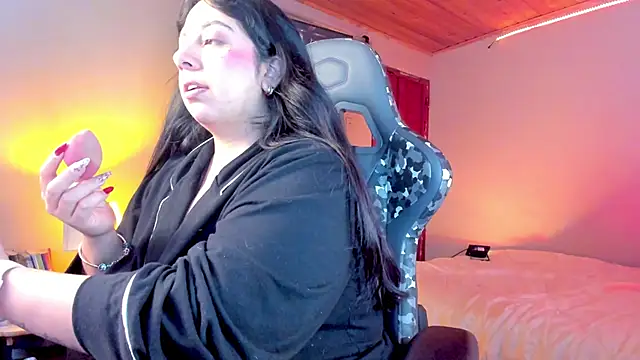 Snapshot of coraline_latin chatting on 12.25.24 coraline latin online show from 12.25.24