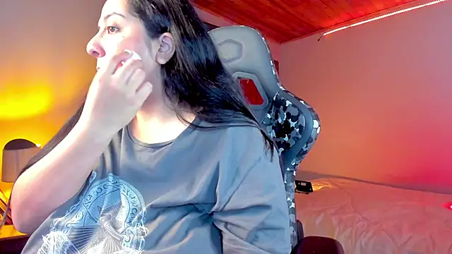 Snapshot of coraline_latin chatting on 01.13.25 coraline latin online show from 01.13.25