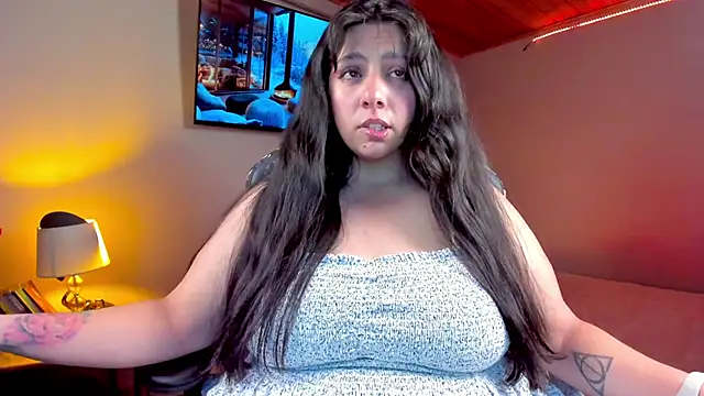 Snapshot of coraline_latin chatting on 01.19.25 coraline latin online show from 01.19.25