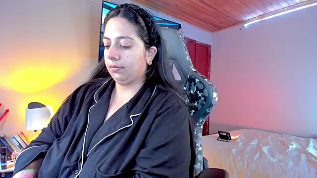 Snapshot of coraline_latin chatting on 01.24.25 coraline latin online show from 01.24.25