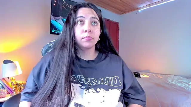 Snapshot of coraline_latin chatting on 02.01.25 coraline latin online show from 02.01.25
