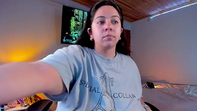 Snapshot of coraline_latin chatting on 02.03.25 coraline latin online show from 02.03.25