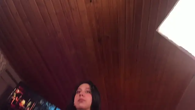 Snapshot of coraline_latin chatting on 02.28.25 coraline latin online show from 02.28.25