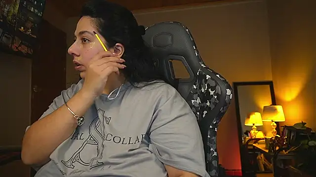 Snapshot of coraline_latin chatting on 03.18.25 coraline latin online show from 03.18.25