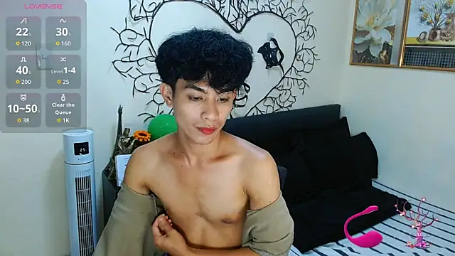 WildestTwink online show from 11.17.25