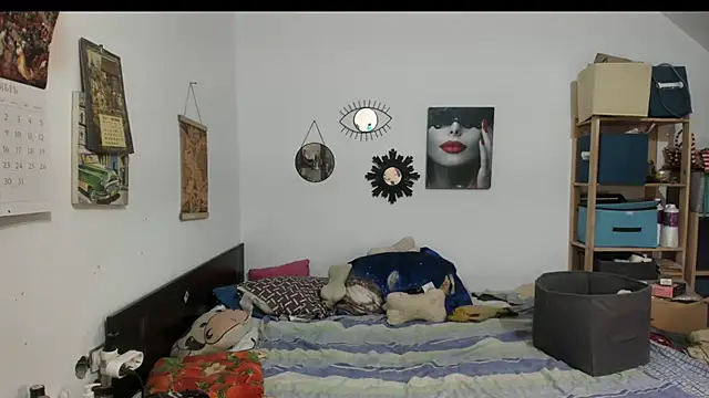 Snapshot of switchlorenx chatting on 10.28.25 switchlorenx online show from 10.28.25