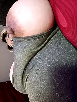 Snapshot of Honey_Lucy1 chatting on 09.27.25 Honey Lucy1 online show from 09.27.25