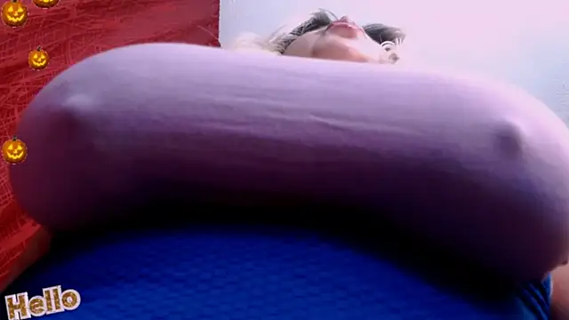 Snapshot of Honey_Lucy1 chatting on 10.19.25 Honey Lucy1 online show from 10.19.25