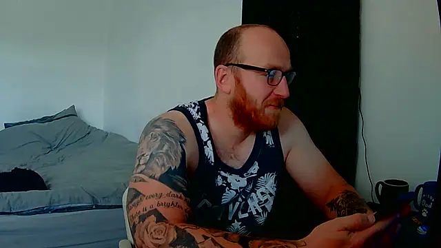 Snapshot of Tilerdadbod chatting on 06.21.26 Tilerdadbod online show from 06.21.26