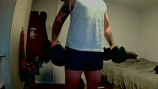 Snapshot of Tilerdadbod chatting on 07.18.26 Tilerdadbod online show from 07.18.26