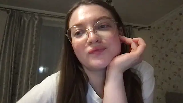 Snapshot of LoVenda chatting on 02.27.25 LoVenda online show from 02.27.25