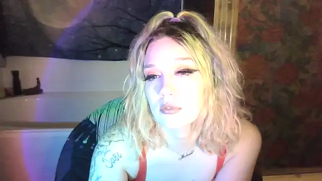 Snapshot of TEXASMARYYYJANE chatting on 05.17.26 TEXASMARYYYJANE online show from 05.17.26