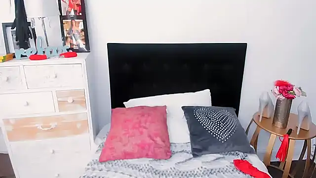 sweetMariina online show from 12.16.24