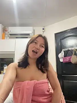 Snapshot of asianmystery203 chatting on 12.25.24 asianmystery203 online show from 12.25.24