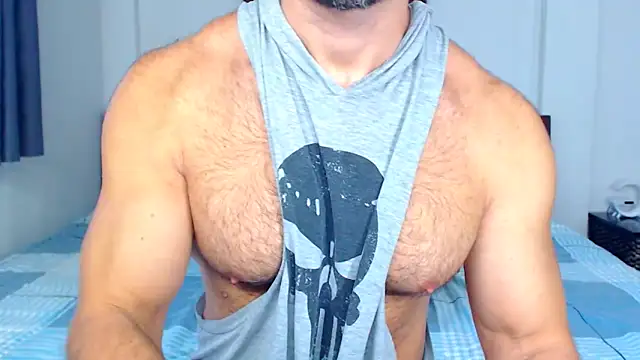 Snapshot of RONNIE_X chatting on 10.20.25 RONNIE X online show from 10.20.25