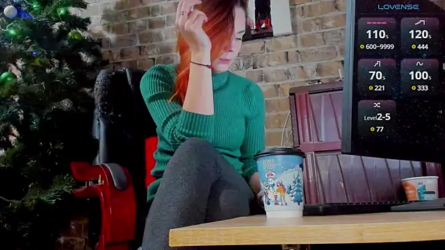 Snapshot of MrsVenus chatting on 12.23.24 MrsVenus online show from 12.23.24