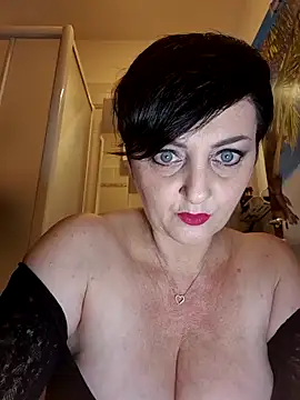 lucillabollente online show from 10.12.25