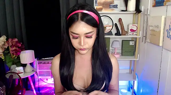 AsianMariaTs online show from 01.30.25