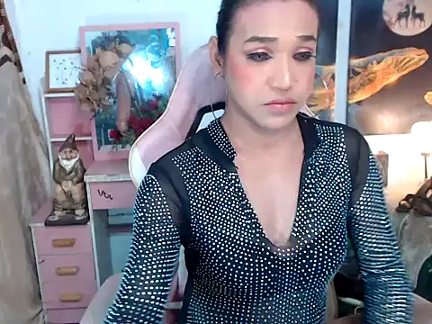 Snapshot of AsianMariaTs chatting on 11.18.25 AsianMariaTs online show from 11.18.25