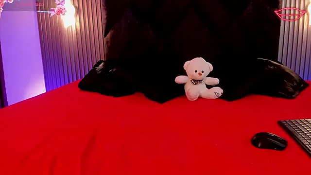 Snapshot of Zafira_Alabi chatting on 10.22.25 Zafira Alabi online show from 10.22.25