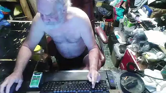 russtee online show from 10.25.25