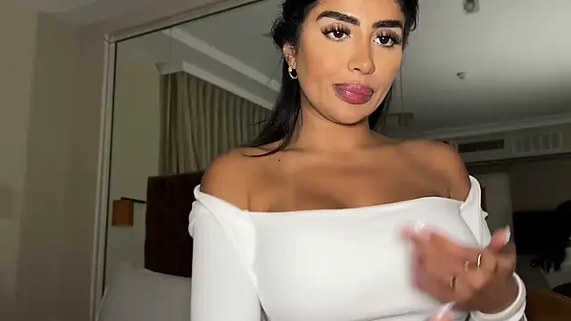 Snapshot of ArabicBarbie chatting on 01.03.25 ArabicBarbie online show from 01.03.25