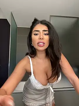 Snapshot of ArabicBarbie chatting on 01.24.25 ArabicBarbie online show from 01.24.25